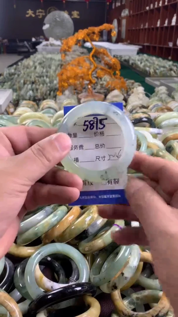 未镶嵌蛇纹石玉手镯5875