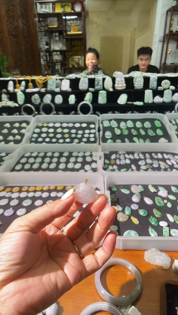 颈饰未镶嵌翡翠金扣佛