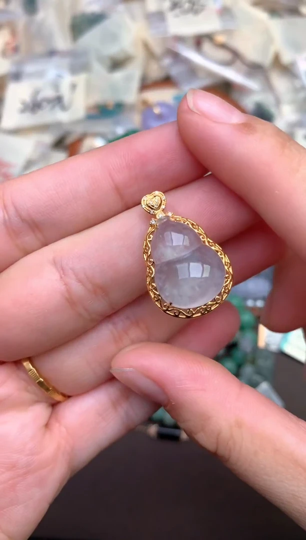 翡翠挂件18K金镶嵌—