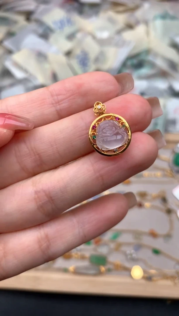 18K金镶嵌挂件翡翠一