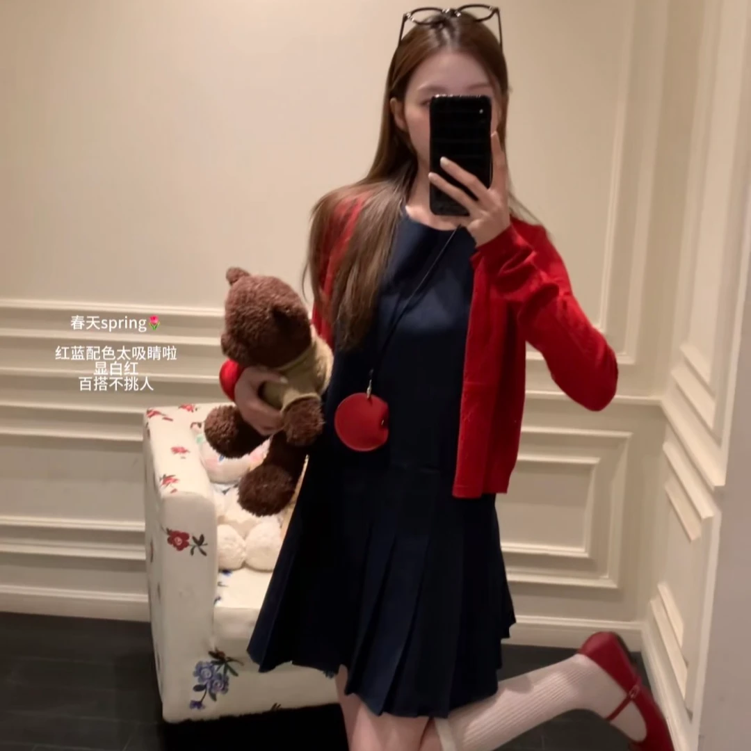 显白复古文艺圆领宽松短款A字百褶牛仔背心裙+针织开衫网红卫衣