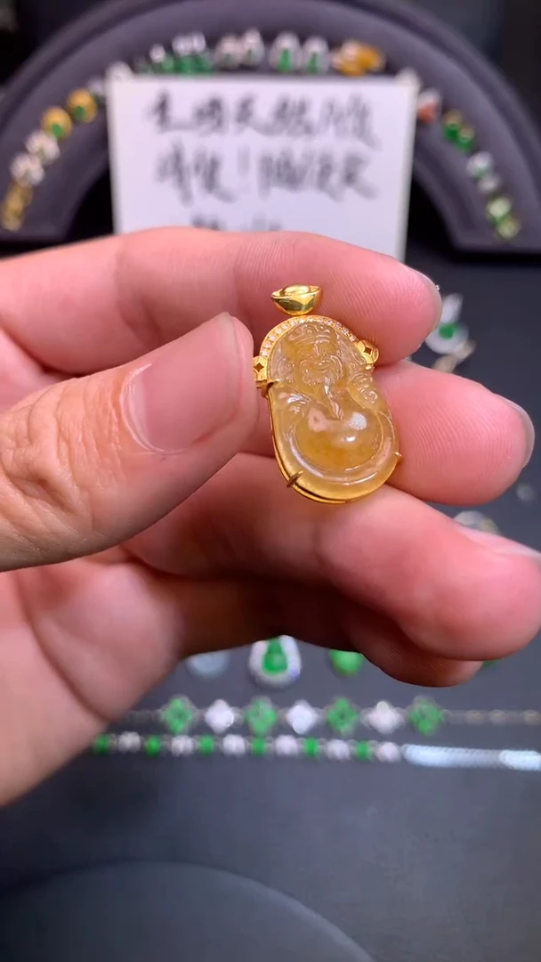 颈饰18K金镶嵌翡翠艺*1