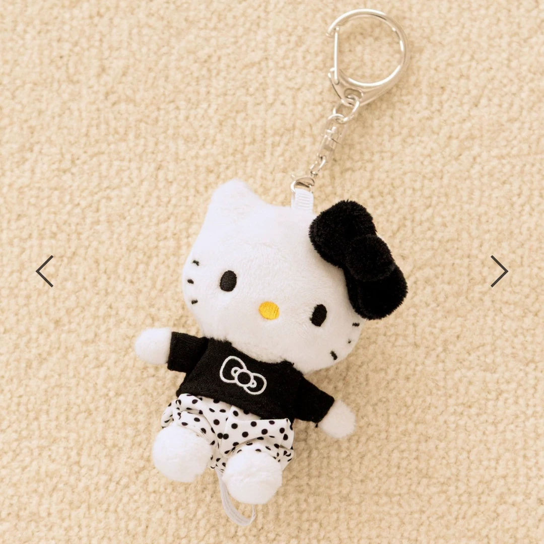 【大阪限定】Hello Kitty ME%联名 黑衣蝴蝶结印花 Kitty钥匙扣玩偶