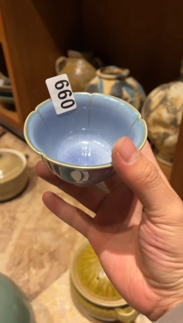 【闪购商品】瓷片99 微瑕蓝花瓣茶杯1个