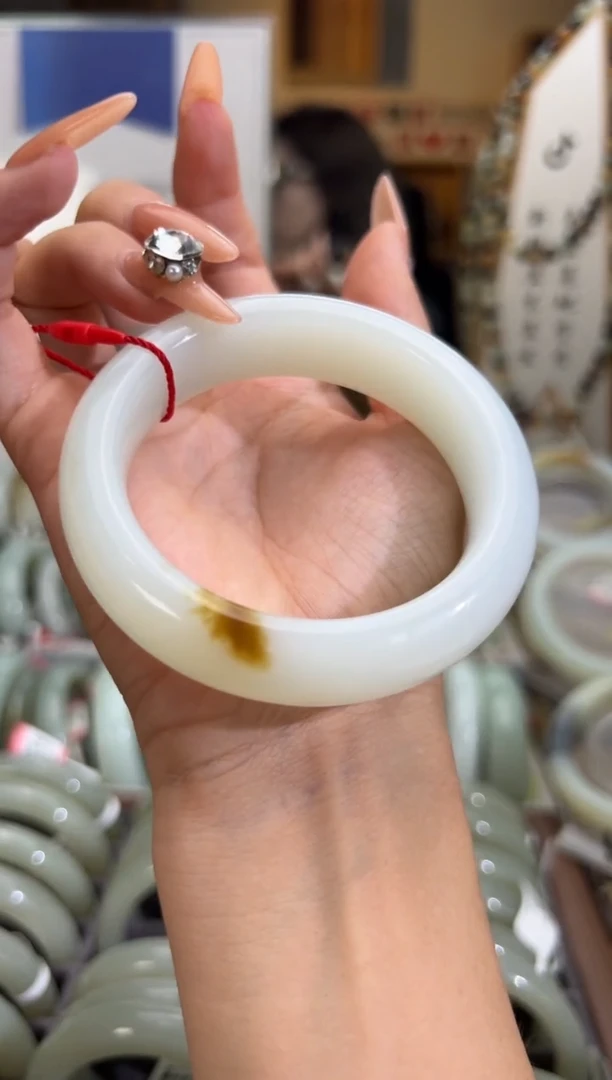 和田玉手镯未镶嵌且末料金山白玉手镯卡55+