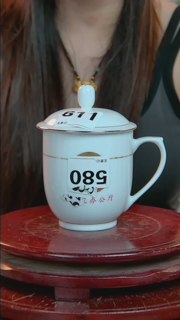 摆件景德镇陶瓷国徽办公杯