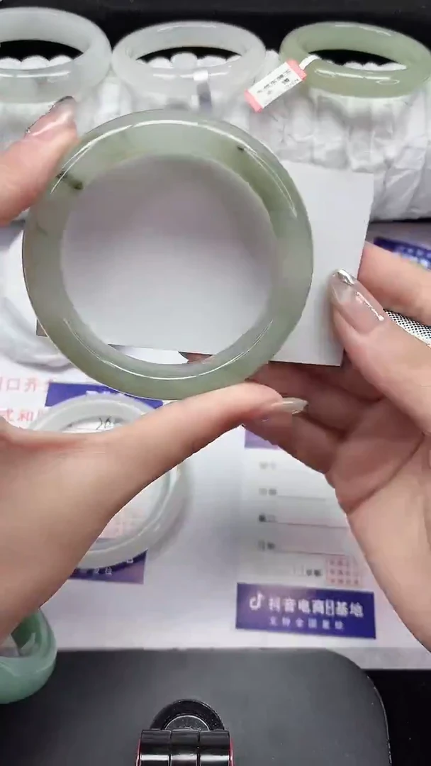 未镶嵌手镯石英质玉270-56/57