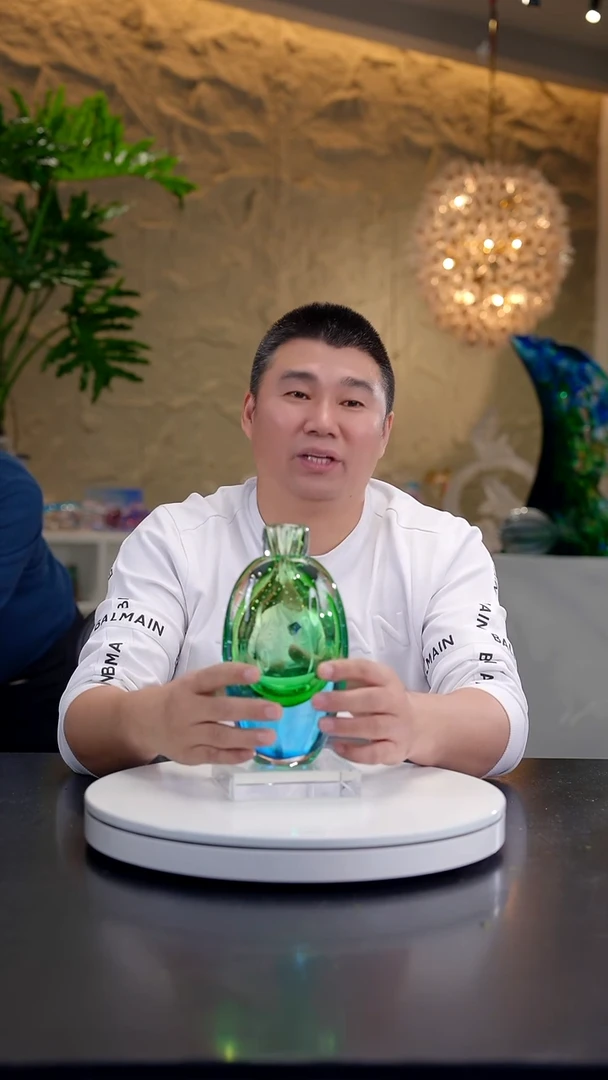 摆件安****片蓝绿色设计款香薰瓶