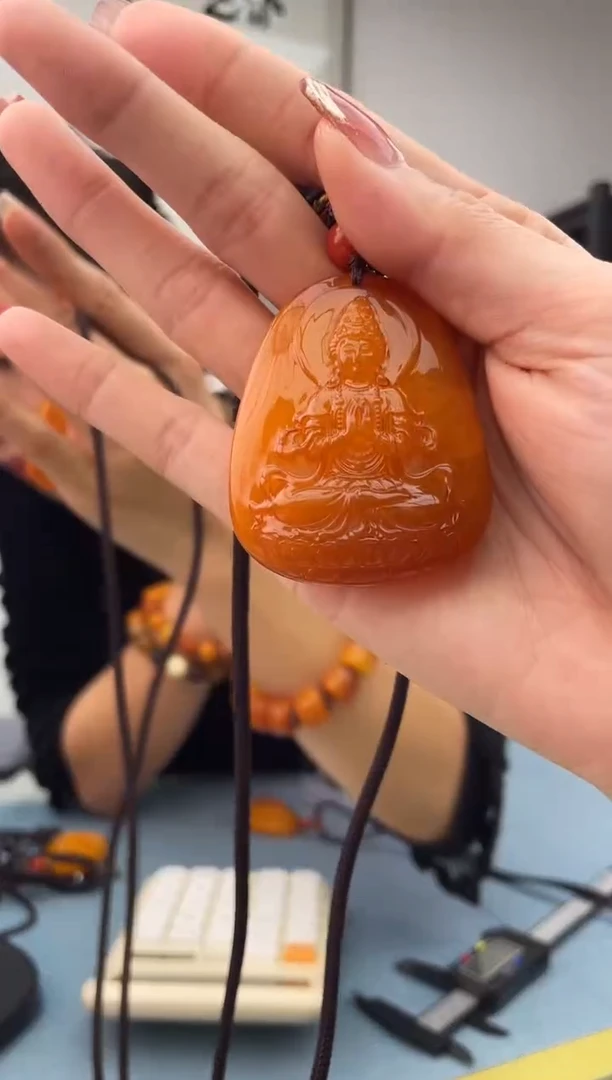 【闪购商品】蜜蜡珠宝奇石未镶嵌微瑕配绳，假一罚十018