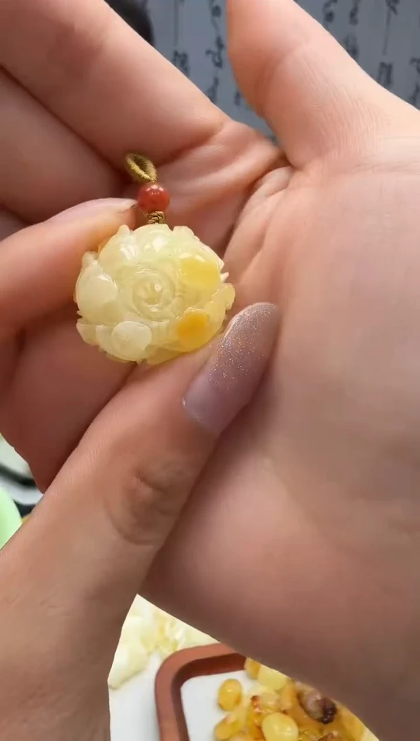 裸石琥珀未镶嵌如图