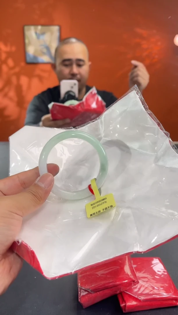 未镶嵌手镯翡翠l****记1