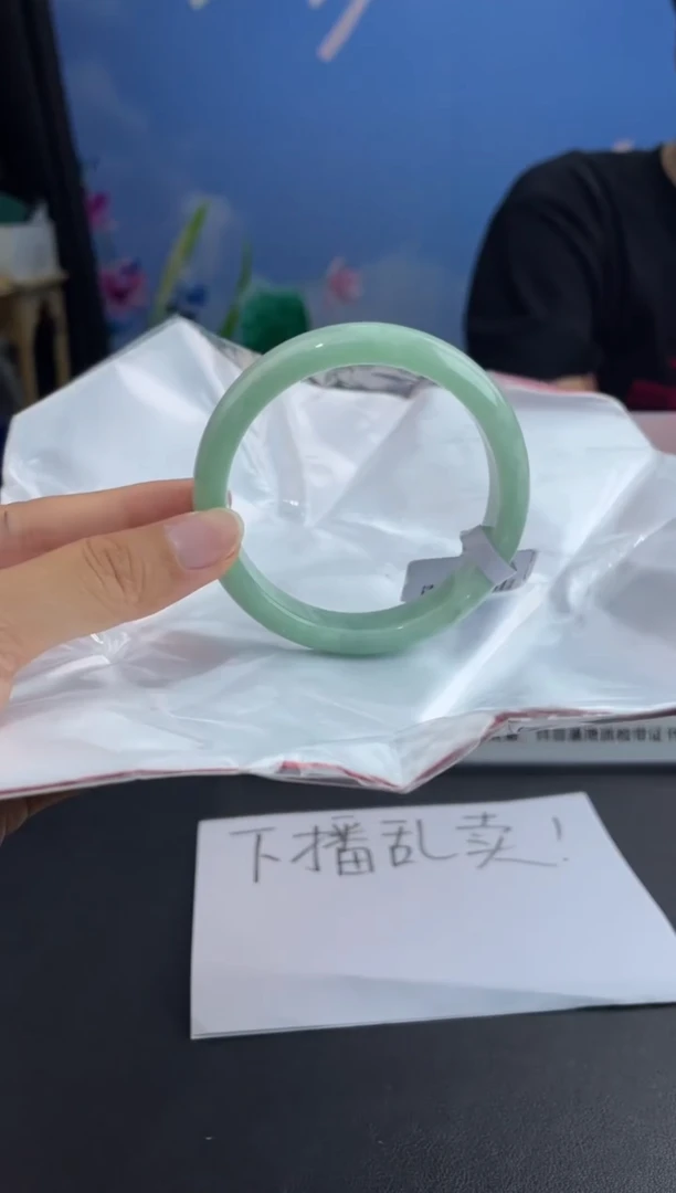 翡翠手镯未镶嵌2翡翠手镯