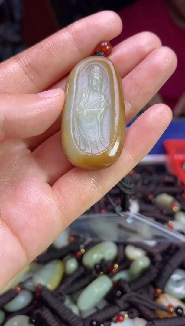未镶嵌和田玉摆件1