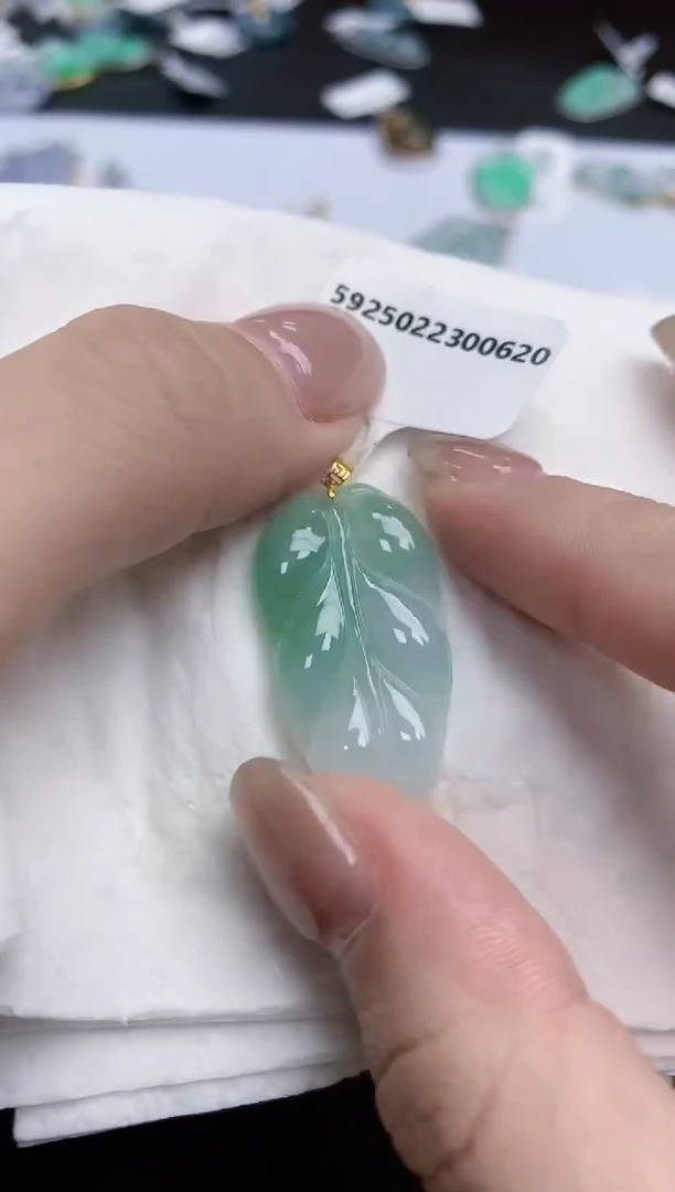 【闪购商品】翡翠颈饰18K金镶嵌天然缅甸翡翠A货