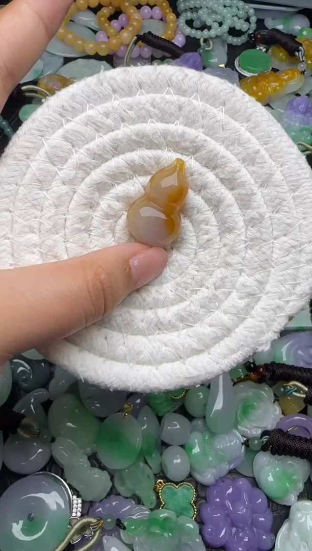颈饰未镶嵌翡翠缅甸翡翠吊坠