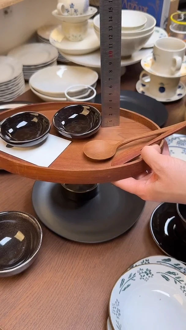 b牌不规则味碟2.75英寸2只瑕疵 划痕