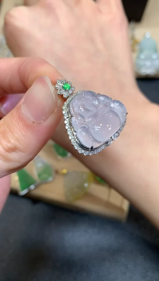 【闪购商品】翡翠颈饰18K金镶嵌佛公【无服务费】