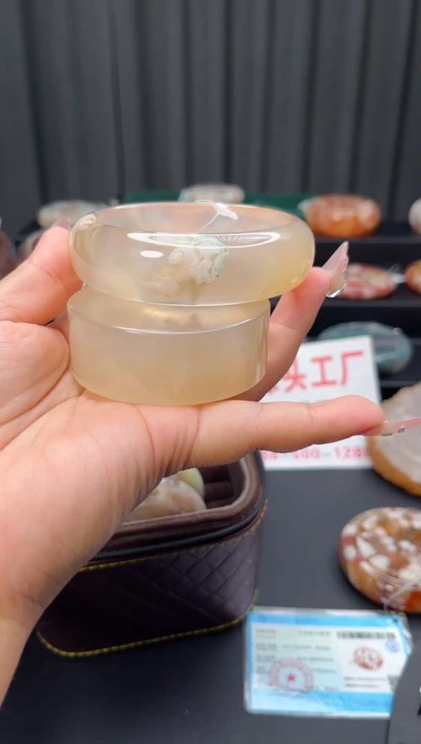 石英质玉手镯未镶嵌赠送镯心（圈口60