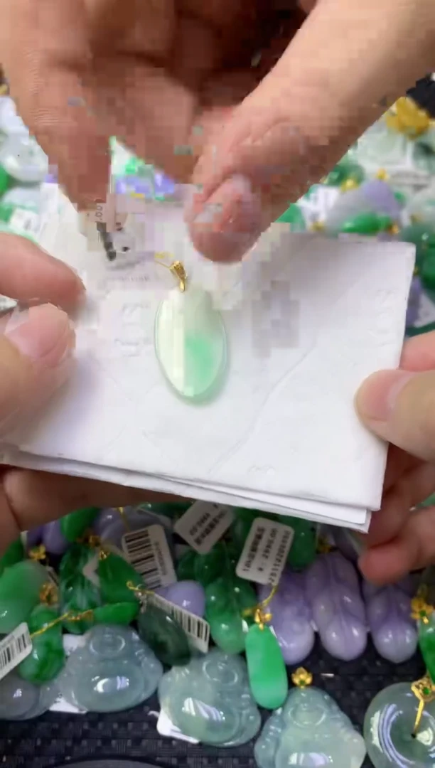 颈饰未镶嵌翡翠天然缅甸翡翠A货