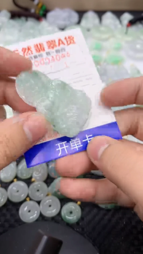 【闪购商品】翡翠颈饰未镶嵌11111111111