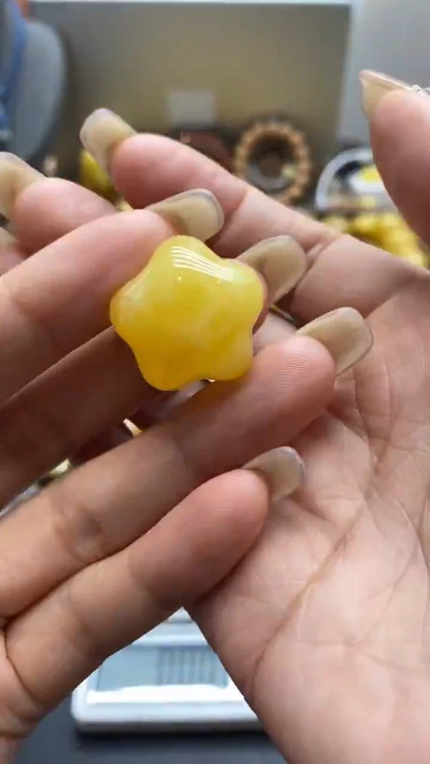 琥珀未镶嵌珠宝奇石2737