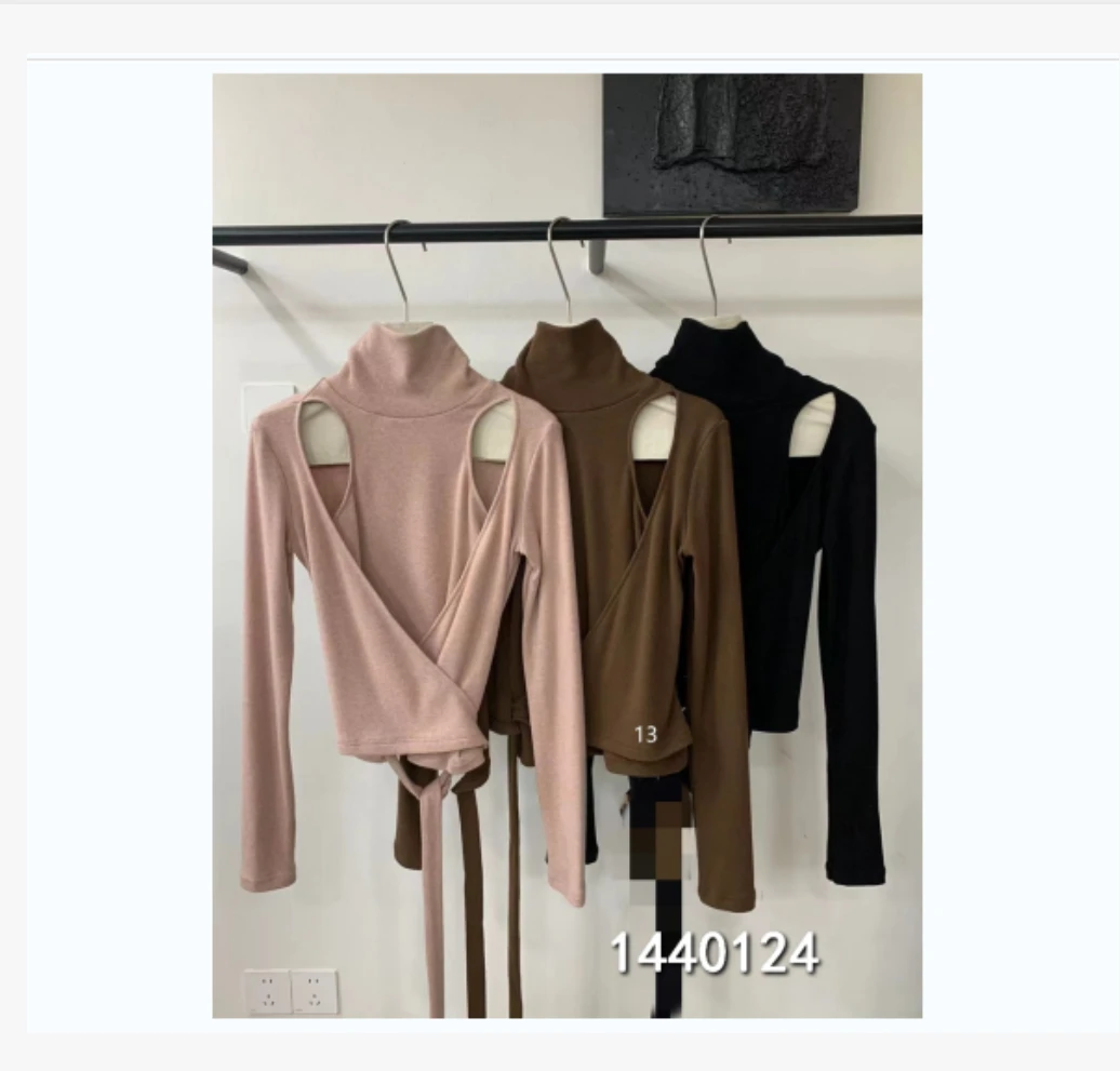 小妳XiaoNi———（冬款漏洞打底上衣1440124）