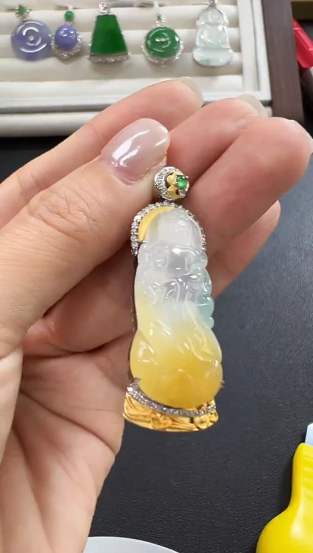 颈饰18K金镶嵌翡翠KYJF1212-017