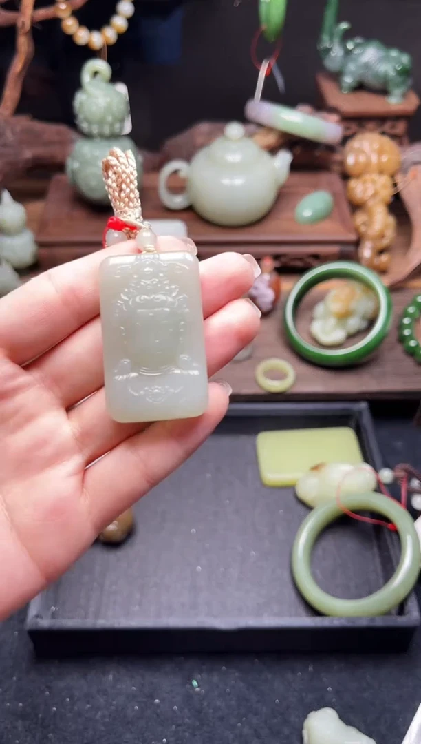 和田玉未镶嵌吊坠(不含链)且末青白 观音无事牌900394