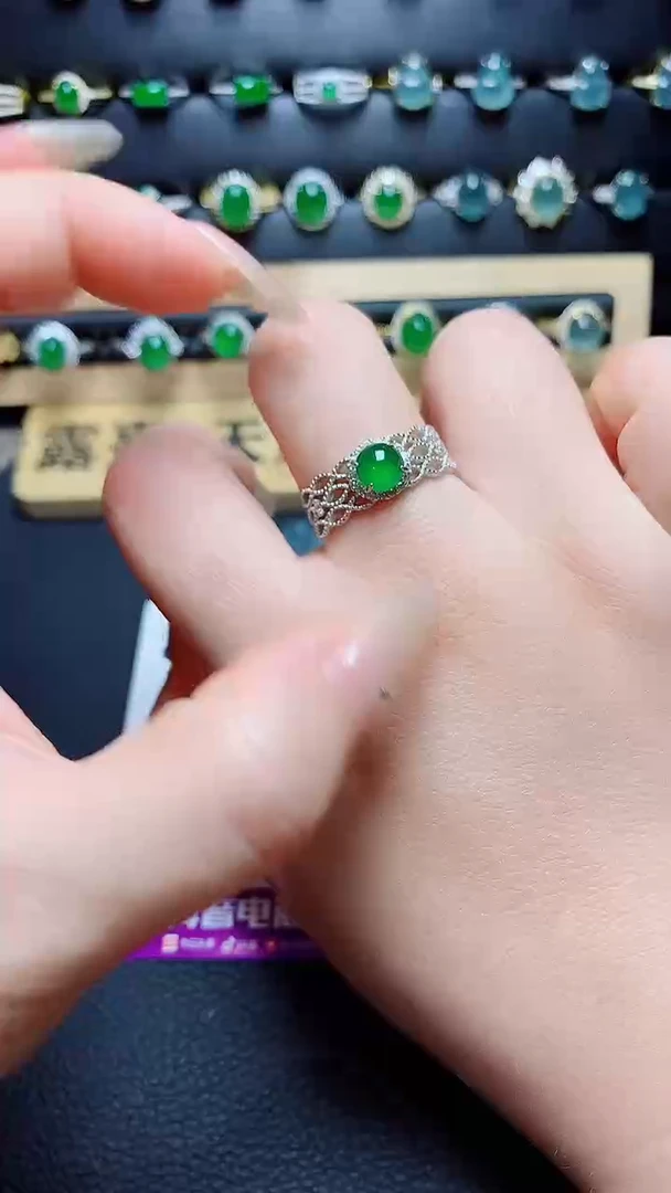 翡翠戒指银S925镶嵌天然翡翠A货s925银镶