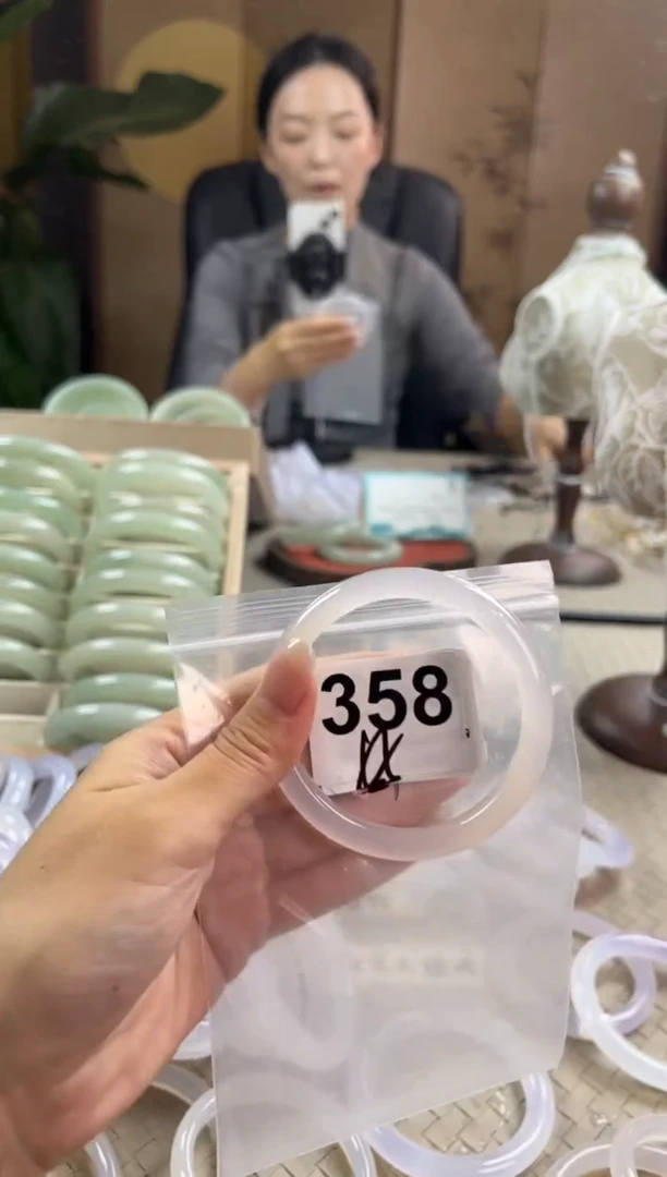 手镯玛瑙/玉髓未镶嵌358