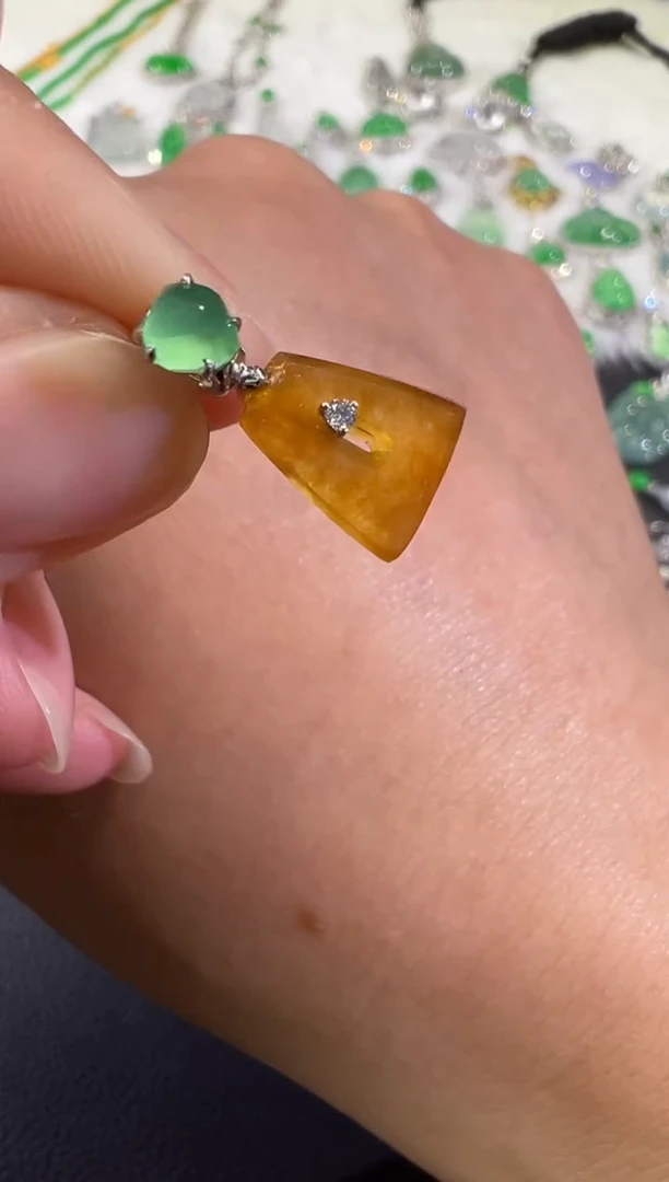 吊坠(不含链)18K金镶嵌翡翠B570|3800