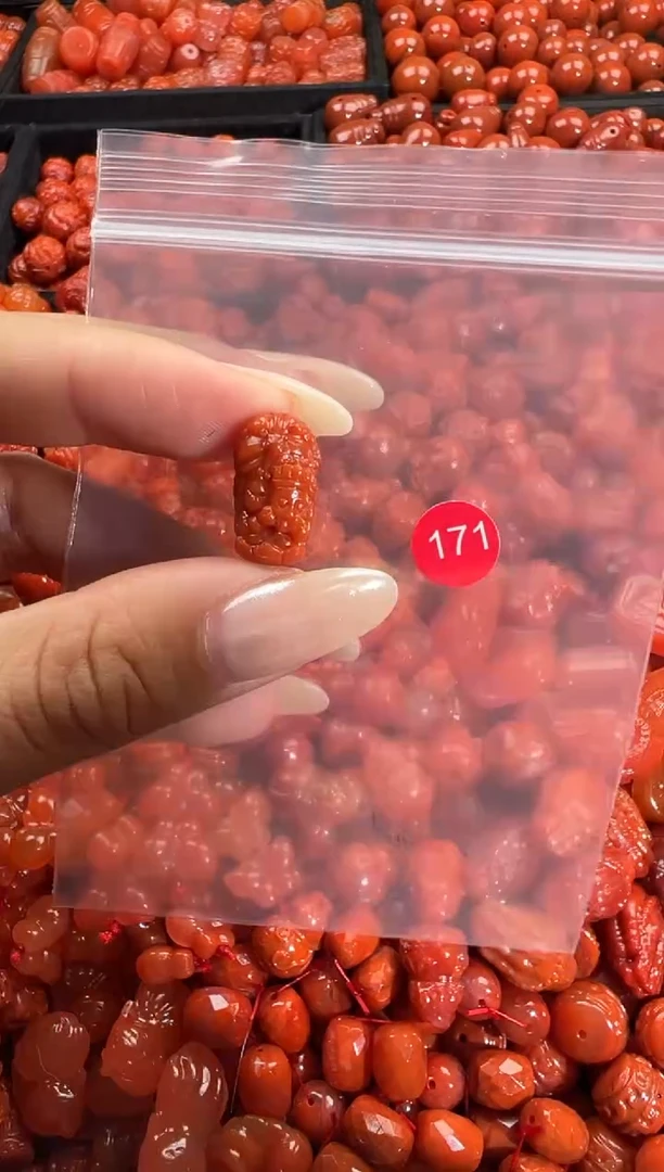 颈饰未镶嵌南红玛瑙1