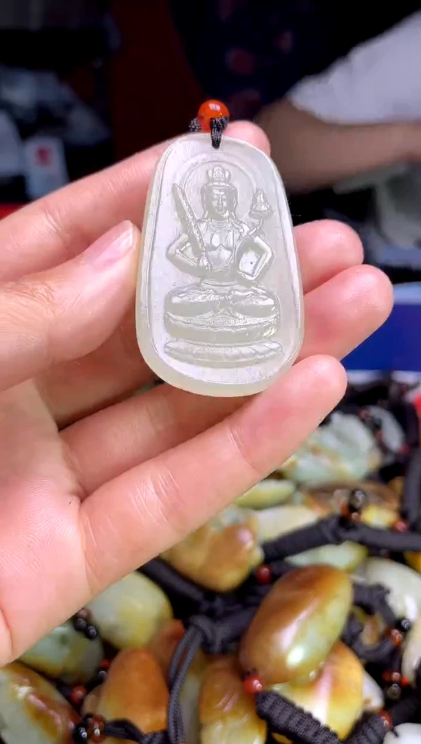和田玉未镶嵌颈饰1