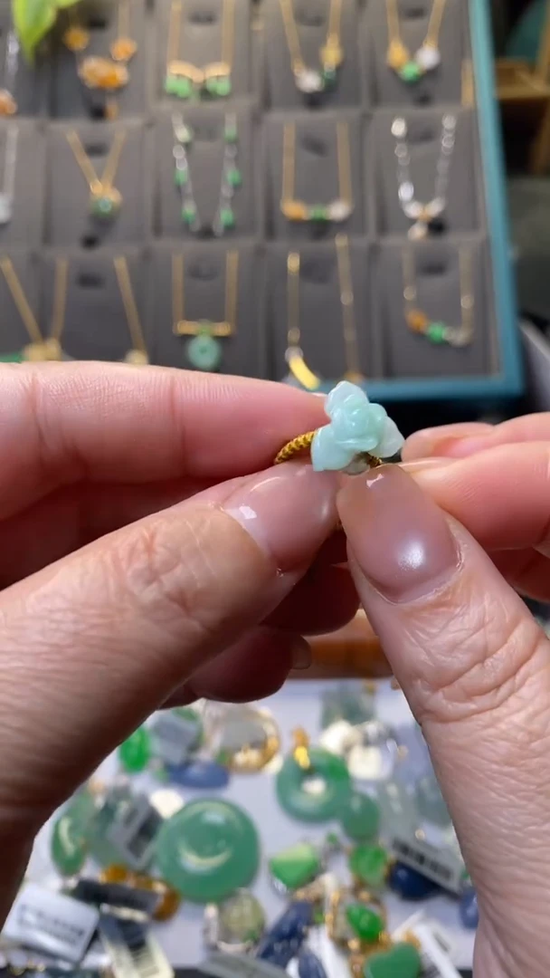 颈饰未镶嵌翡翠净货37441