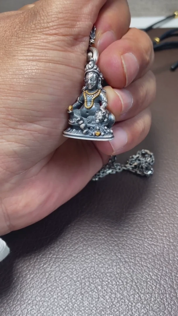 【闪购商品】诺拉（多样性发货，发其一）