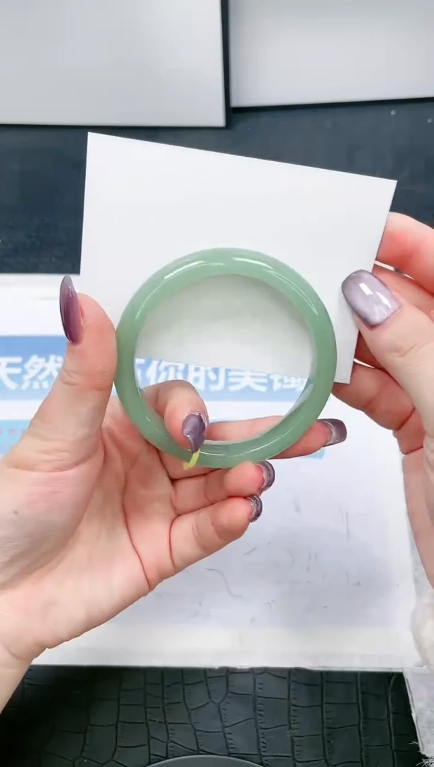 【闪购商品】石英质玉手镯未镶嵌121-55.6