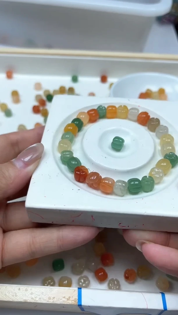 石英质玉散珠未镶嵌L291三彩玉 南瓜珠7*8mm10个8元