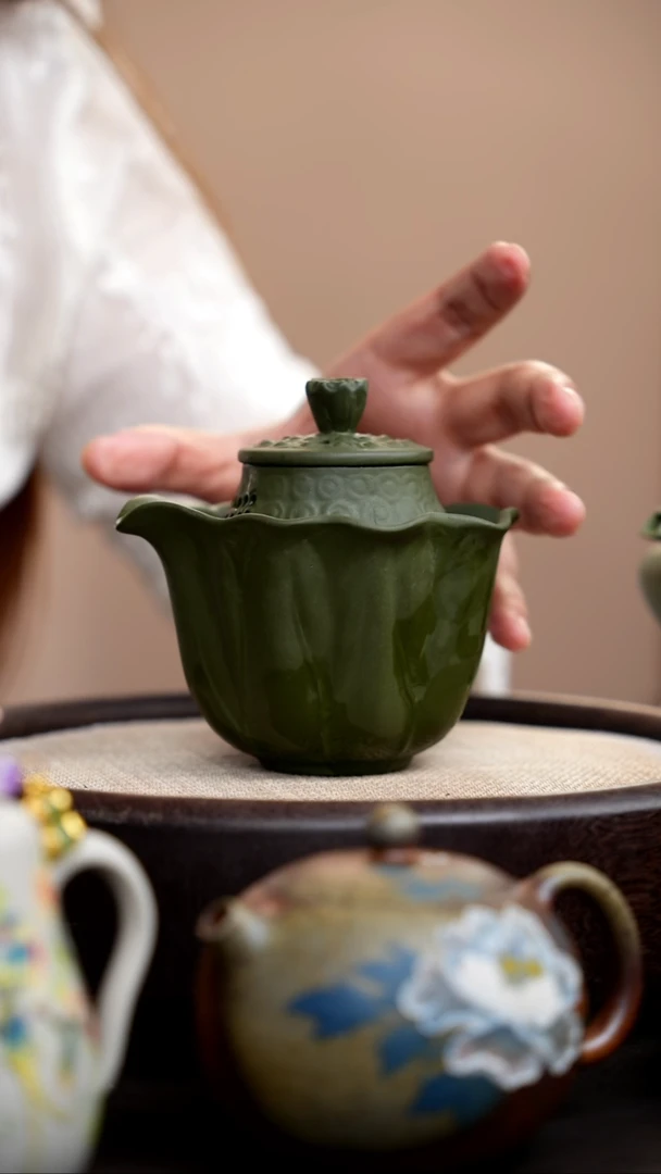 茶壶紫砂民国绿荷叶手抓