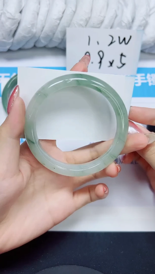 石英质玉手镯未镶嵌102/61.8