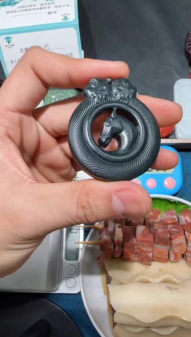 颈饰未镶嵌和田玉沐**光吊坠