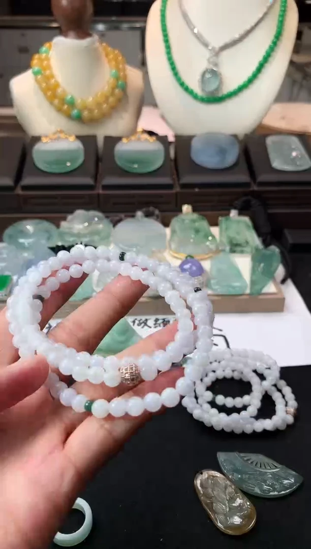 未镶嵌定制翡翠广***歌5022毛货不退不换