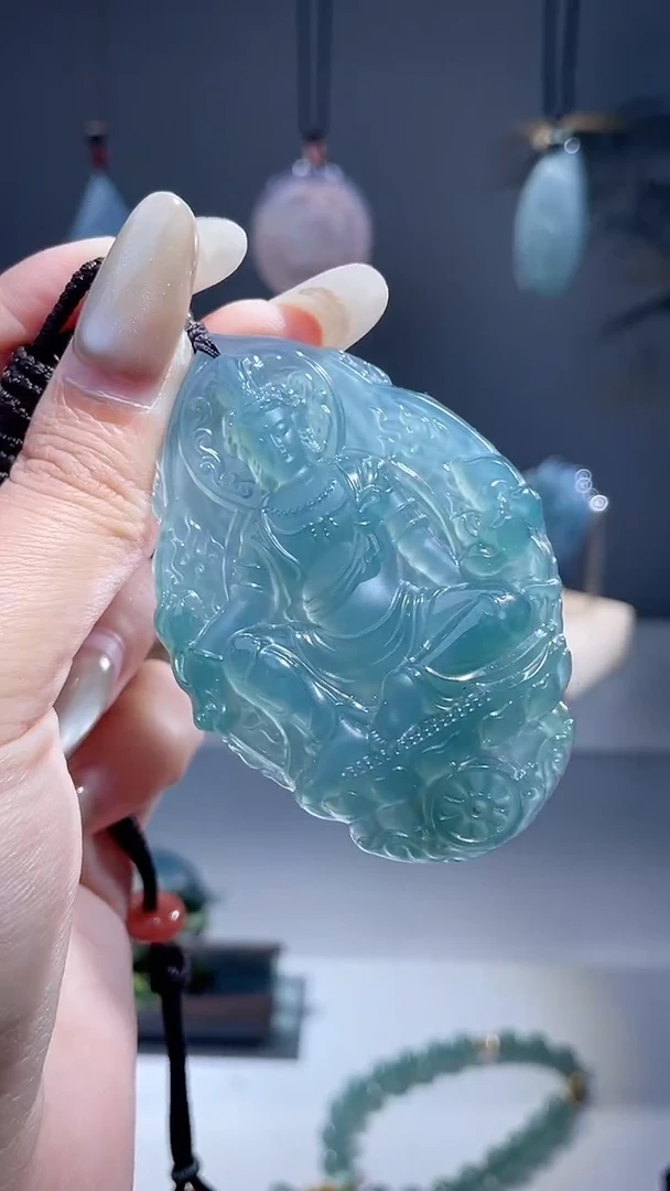 颈饰未镶嵌翡翠观音自在