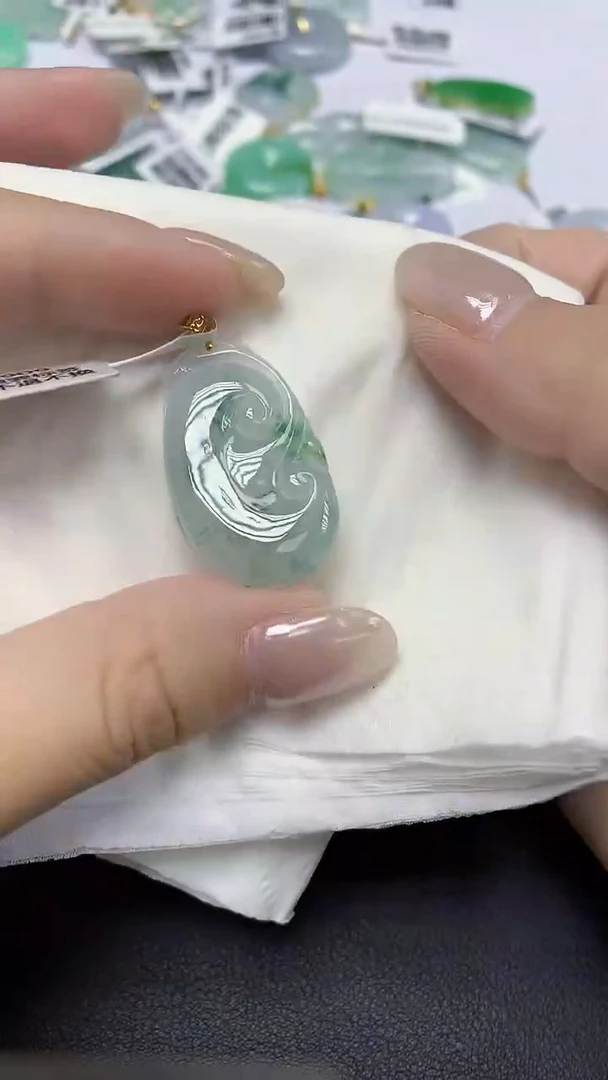 翡翠18K金镶嵌颈饰天然缅甸翡翠A货