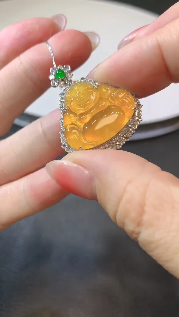 【闪购商品】翡翠吊坠(不含链)18K金镶嵌F104