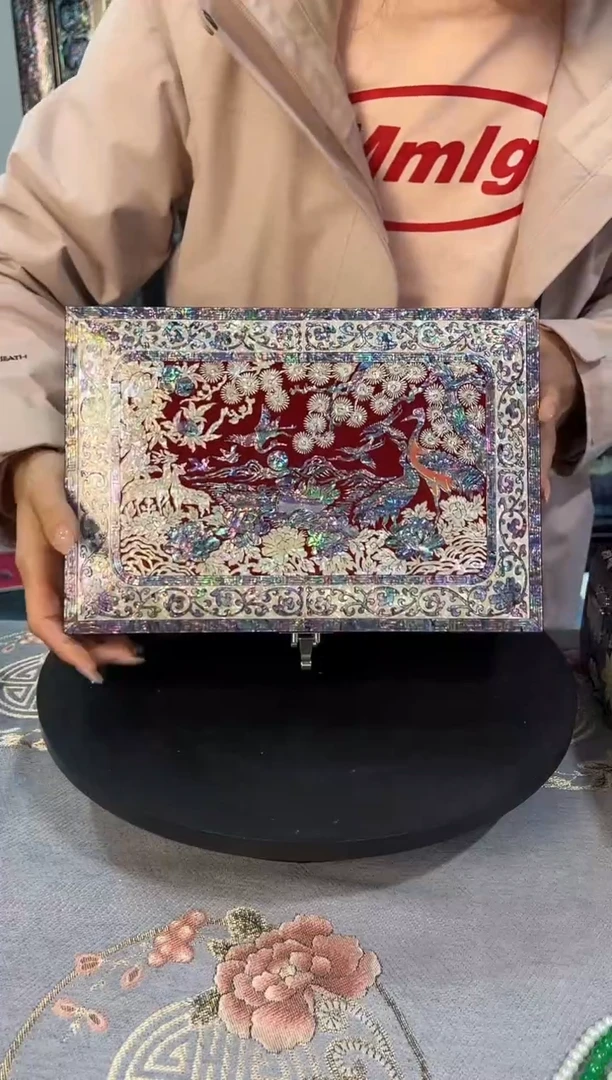 恃***。鱼锁绒布底·弘贝雅螺钿漆器文化馆