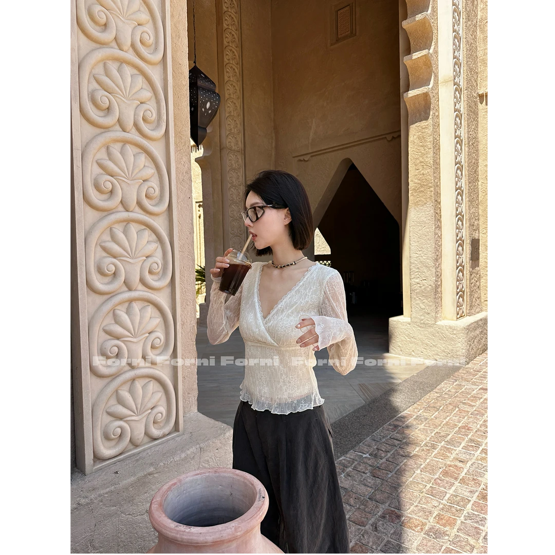 FORNI 又见小豆蔻 叠穿拍档挂脖V领压皱蕾丝吊带衫两件套