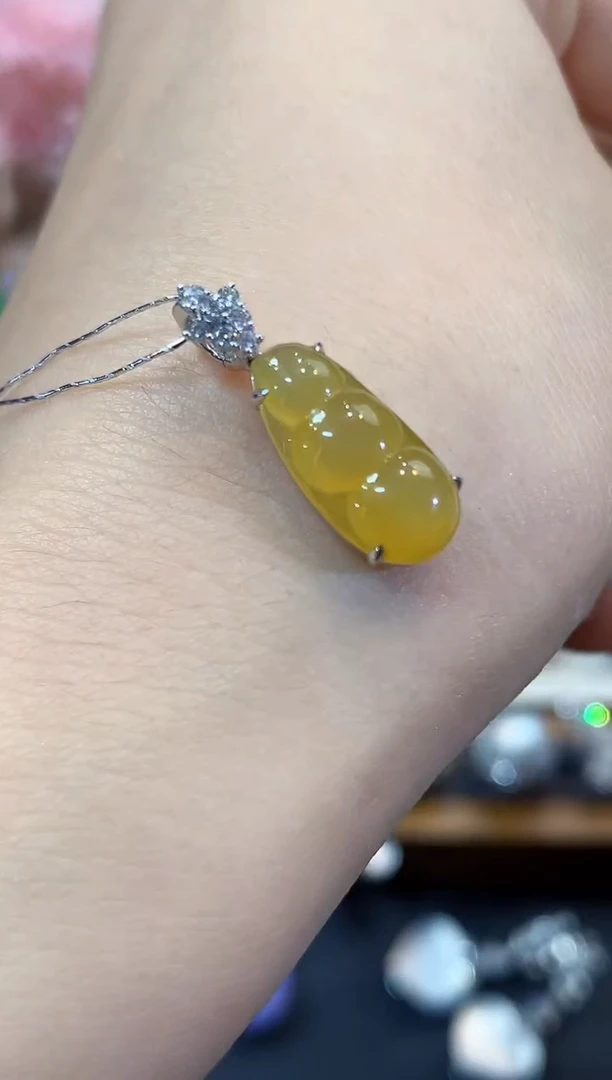 吊坠(不含链)18K金镶嵌翡翠C10