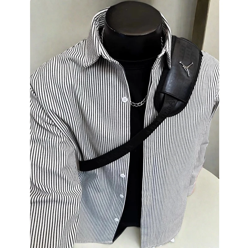 衬衫男宽松高级感衬衣外套男款潮牌黑白条纹日系春季新款开衫上衣