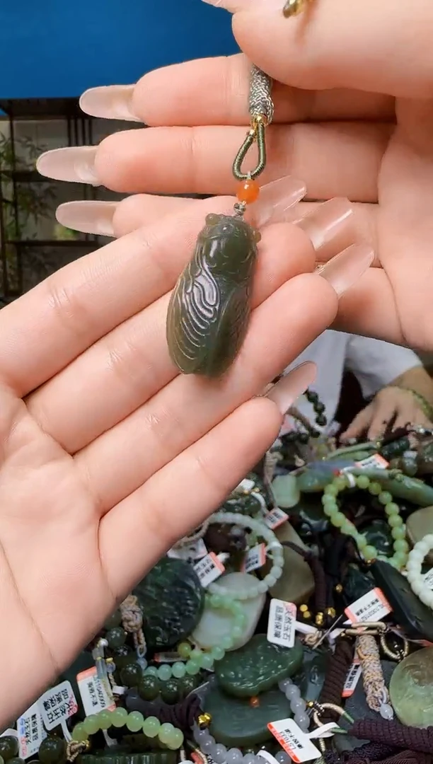 颈饰未镶嵌和田玉多样性发一