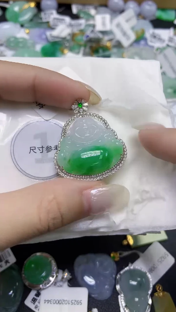颈饰18K金镶嵌翡翠天然缅甸翡翠A货百元以上9元证书费自理